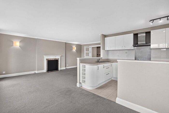 2 Bedroom Flat For Sale In The Terrace, Barnes, SW13