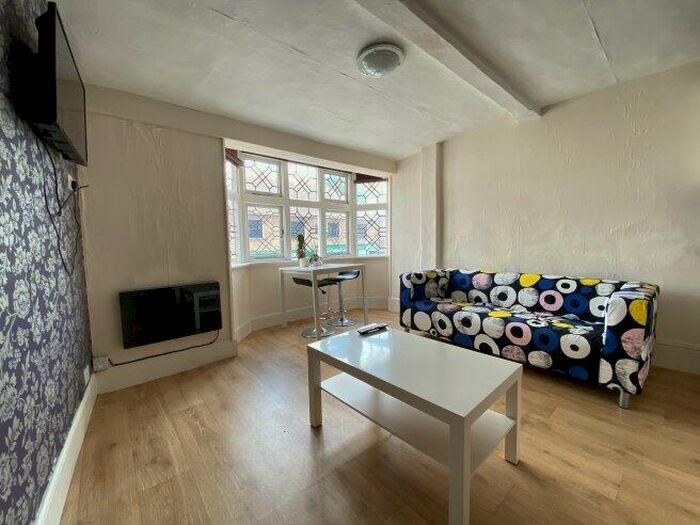 2 Bedroom Flat To Rent In Saint Dunstans Street, CT2