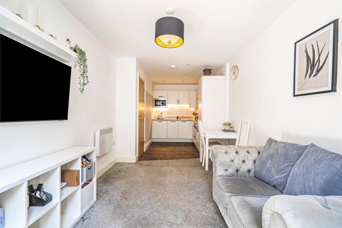 1 Bedroom Apartment For Sale In Whitchurch Lane, Bristol, Somerset, BS14