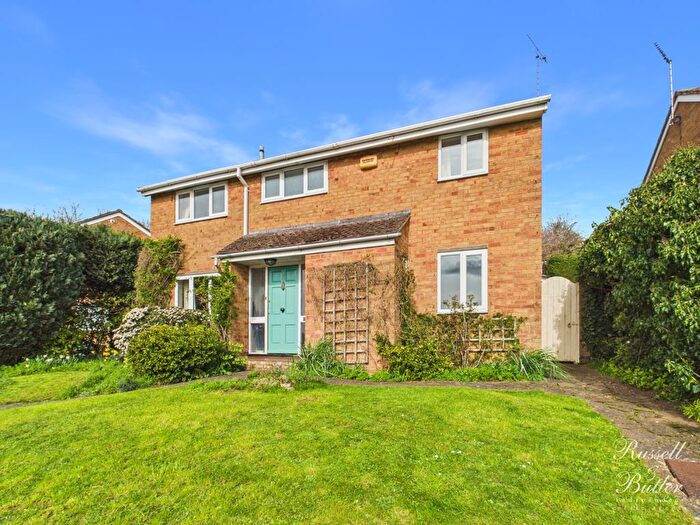 4 Bedroom Detached House For Sale In Page Hill Avenue, Buckingham, Buckinghamshire, MK18