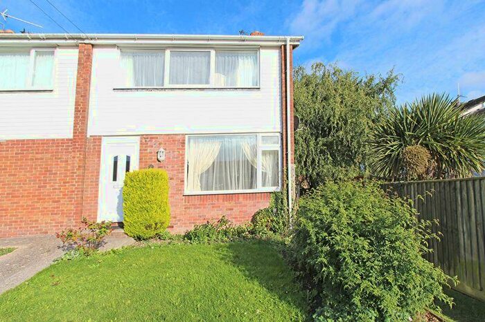 3 Bedroom Village House To Rent In Rowan Close, Sway, Lymington, SO41