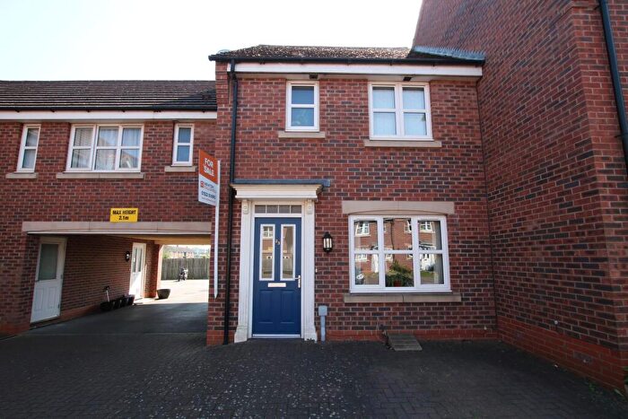 3 Bedroom End Of Terrace House For Sale In Spire Close, Lincoln, LN1