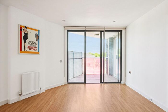 2 Bedroom Flat For Sale In Cubitt Court, Park Village East, London, NW1
