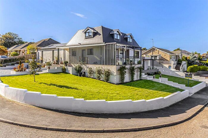 4 Bedroom Detached House For Sale In Hurst Hill, Lilliput, BH14