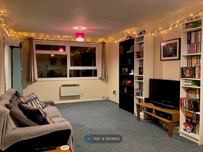 2 Bedroom Maisonette To Rent In Trapstyle Road, Ware, SG12