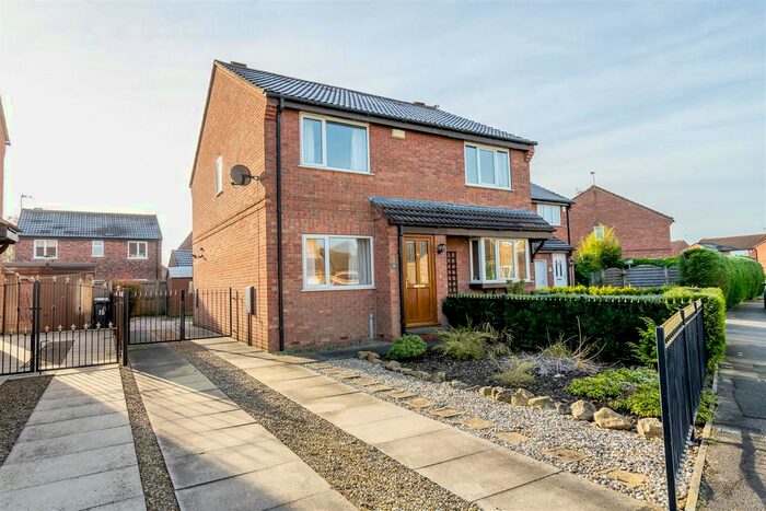 2 Bedroom Semi-Detached House To Rent In Geldof Road, York, YO32