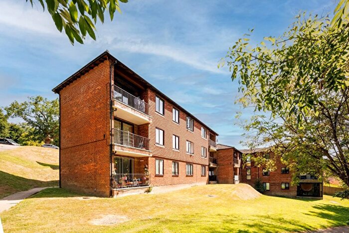 3 Bedroom Flat For Sale In Hilders Farm Close, Crowborough, TN6