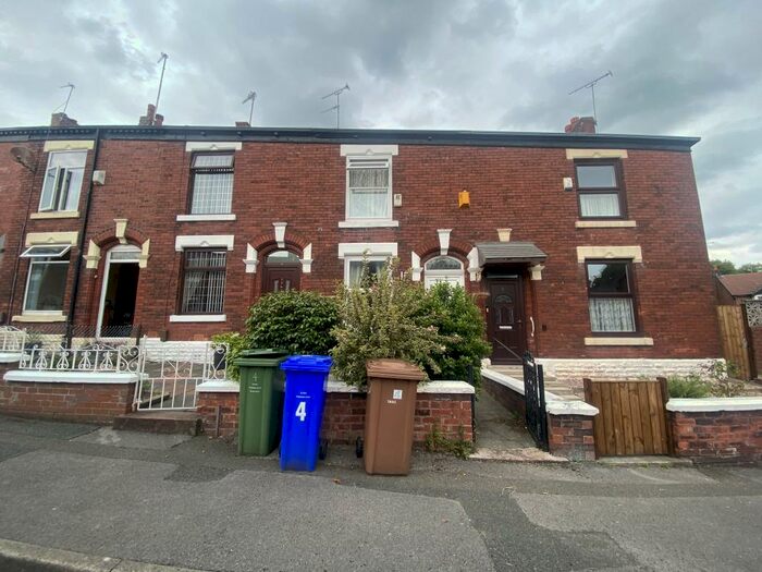 2 Bedroom House To Rent In Edward Street, OL6