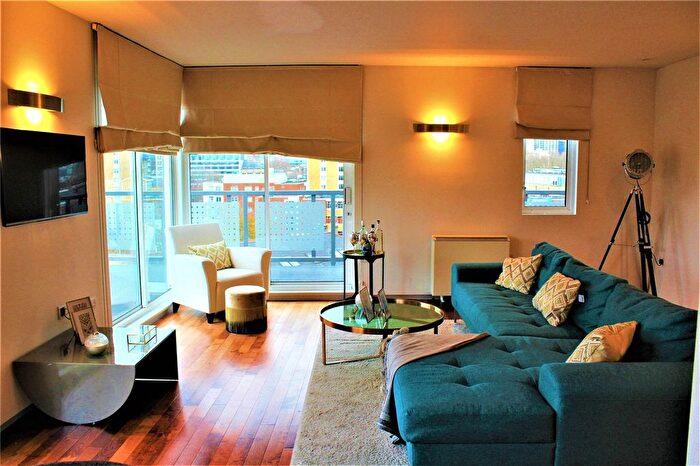 2 Bedroom Flat To Rent In City Reach, Dingley Road, London, EC1V