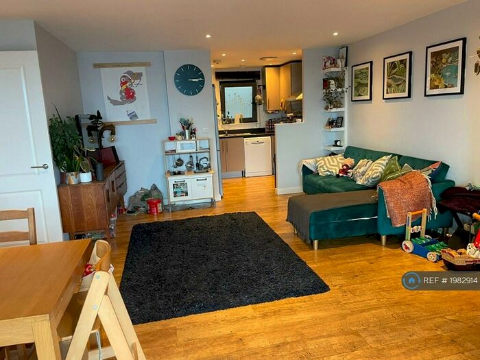 2 Bedroom Flat To Rent In Palmers Road, London, E2