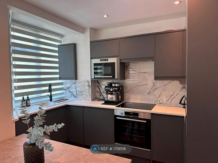 3 Bedroom Flat To Rent In Horn Lane, London, W3