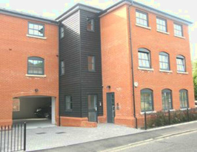 2 Bedroom Flat To Rent In Hemnal Street, Epping, CM16