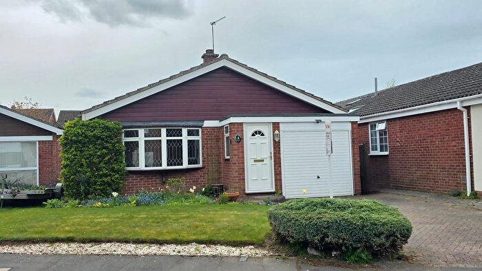 2 Bedroom Detached Bungalow For Sale In Wagstaffe Close, Harbury, CV33