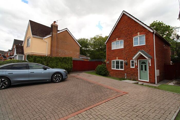 3 Bedroom Detached House For Sale In Rhodfa'r Coed, Maesteg, Bridgend., CF34
