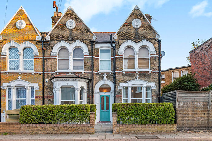 2 Bedroom Flat To Rent In Bellenden Road, SE15
