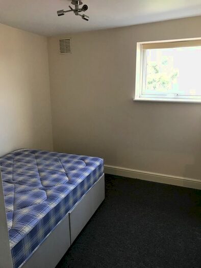 1 Bedroom Flat To Rent In Southcliff Road, Southampton SO14