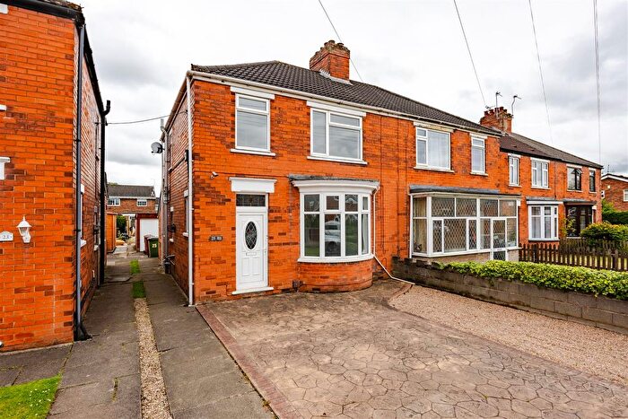 3 Bedroom Semi-Detached House To Rent In Burn Road, Scunthorpe, DN15