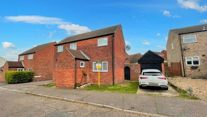 3 Bedroom Detached House To Rent In Chaney Road, CO7