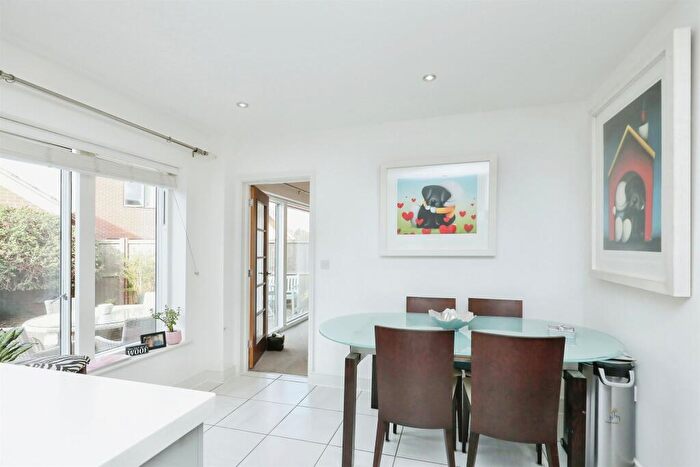 3 Bedroom Detached House For Sale In Blaxter Way, Norwich, NR7