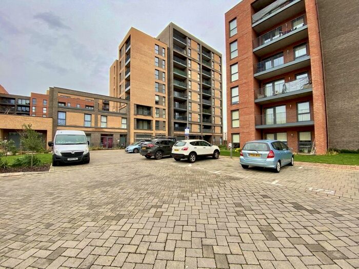 2 Bedroom Flat To Rent In Mortise House, Chailey Place, Hayes, UB3