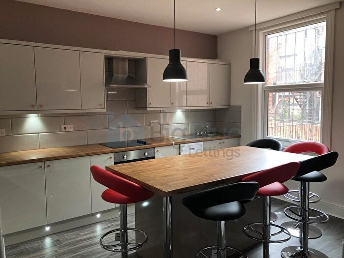 7 Bedroom House To Rent In Brudenell Mount, Leeds, LS6