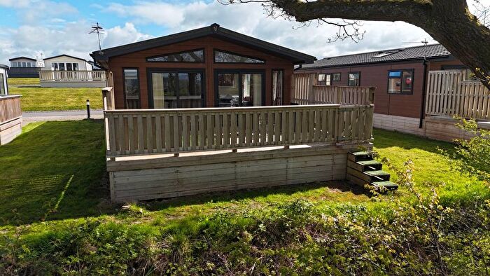 2 Bedroom Mobile/park Home For Sale In Holms Farm Road, Dalrymple, Ayr, KA6