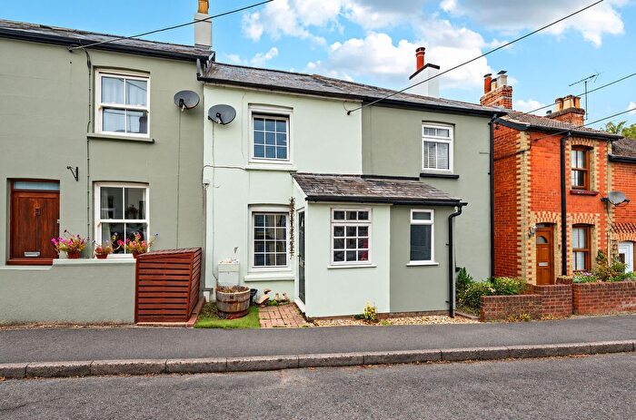 3 Bedroom Terraced House For Sale In Vicarage Road, Alton, Hampshire, GU34
