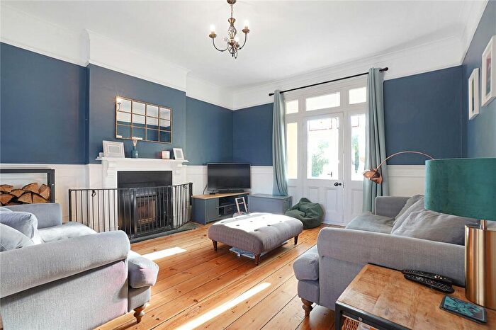 4 Bedroom Detached House For Sale In Goddington Road, Rochester, Kent, ME2