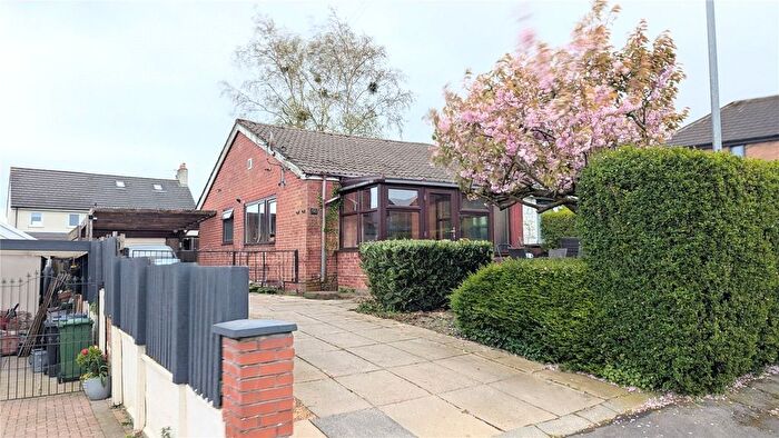 2 Bedroom Bungalow For Sale In Oakeneaves Avenue, Burnley, Lancashire, BB11