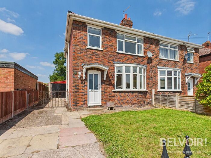 3 Bedroom Semi-Detached House To Rent In Craddock Road, Stafford, ST16