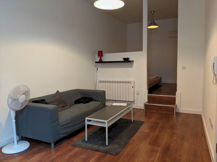 Studio To Rent In St. Sepulchre Gate, Doncaster, DN1