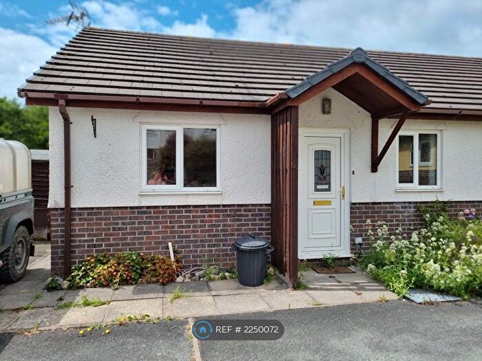 2 Bedroom Bungalow To Rent In Maes Afallen, Bow Street, SY24