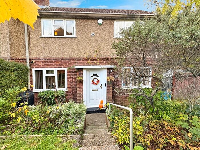 2 Bedroom Semi Detached House For Sale In Brockley Close, Tilehurst, Reading, RG30
