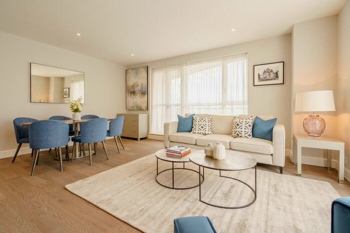 2 Bedroom Flat To Rent In Westferry Road, Canary Wharf, London, E14