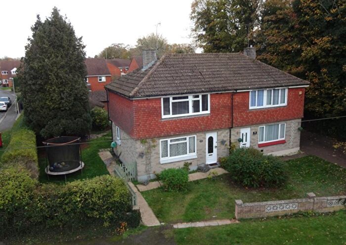 3 Bedroom Semi Detached House For Sale In Park Road North, Houghton Regis, Dunstable, Bedfordshire, LU5