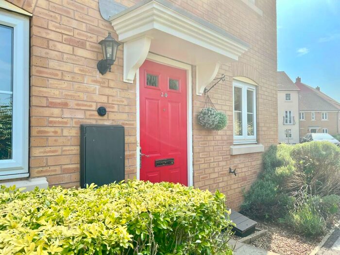 2 Bedroom Maisonette To Rent In Wharton Crescent, Beeston, NG9