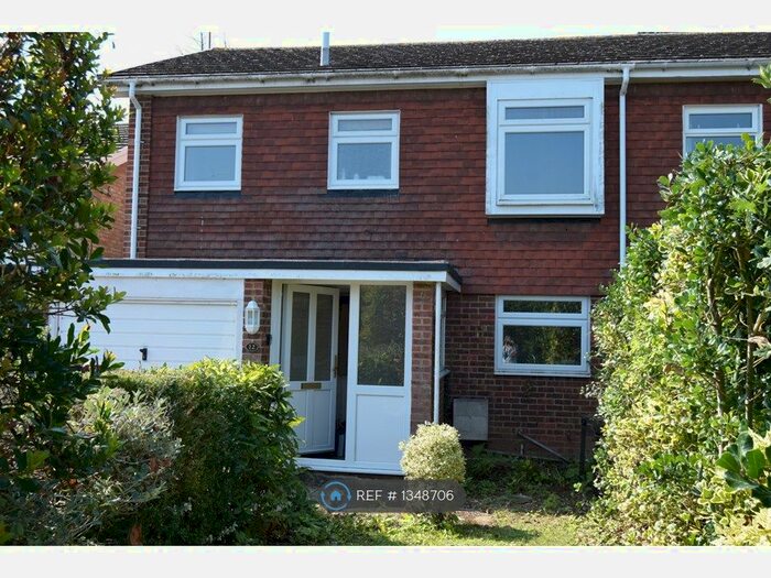 4 Bedroom Semi-Detached House To Rent In Rushmead Close, Canterbury, CT2