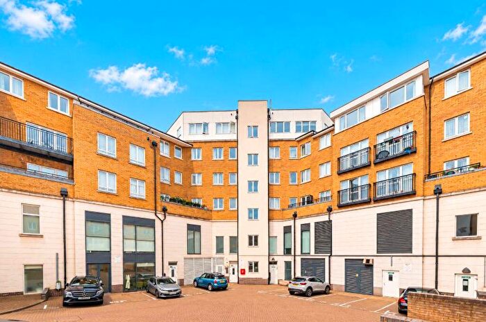 2 Bedroom Apartment For Sale In Candle Street, London, E1
