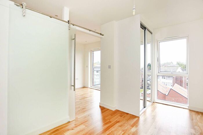1 Bedroom Flat For Sale In Shearwater Drive, Hendon, London, NW9