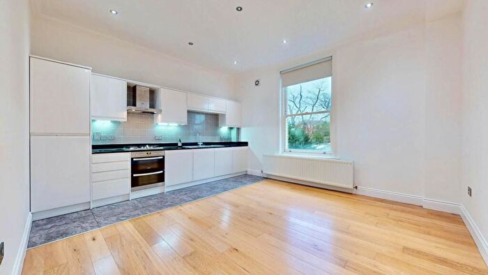 3 Bedroom Maisonette To Rent In Bishopswood Road, Highgate, N6
