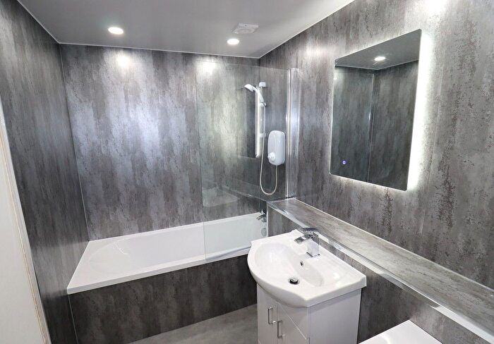 2 Bedroom Maisonette To Rent In Park View, Stoneyburn, EH47