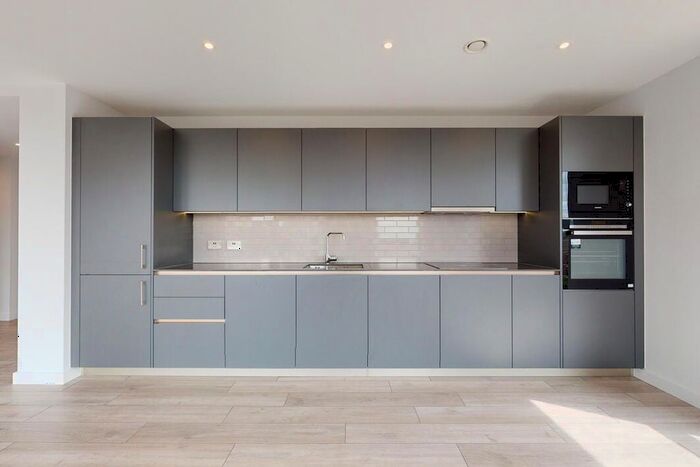 2 Bedroom Flat To Rent In , New Lion Way, London, SE17