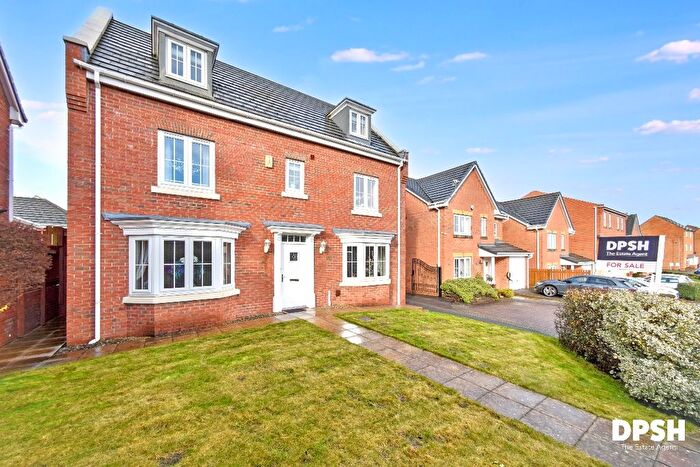 5 Bedroom Detached House For Sale In Woodside View, Middleton, Leeds, LS10