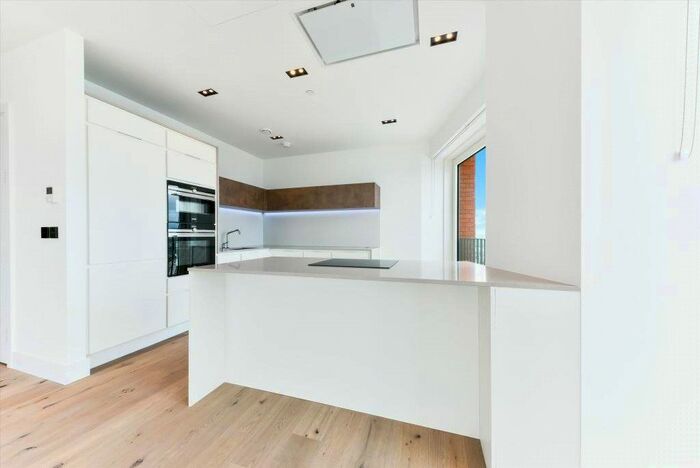 1 Bedroom Flat To Rent In Exchange Gardens, London, England, SW8