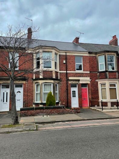 3 Bedroom Flat To Rent In Kelvin Grove, Newcastle Upon Tyne, NE2