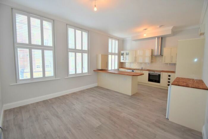 1 Bedroom Apartment To Rent In Peascod Street, Windsor, Berkshire, SL4