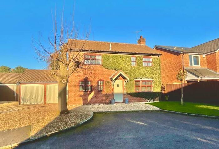 4 Bedroom Detached House For Sale In The Paddock, Newton, Rugby, CV23