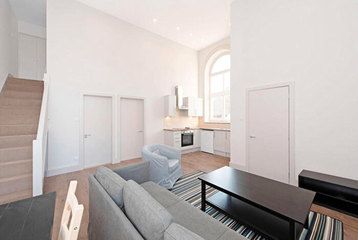 2 Bedroom Flat To Rent In Anerley Road, London, SE20
