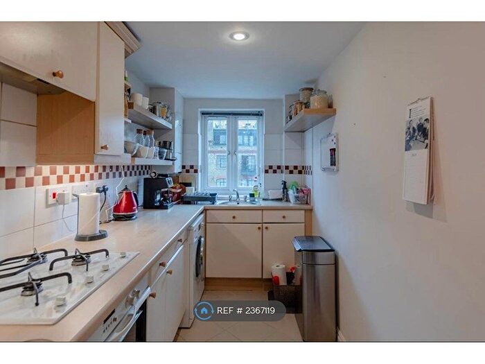 2 Bedroom Flat To Rent In Calder Court, London, SE16