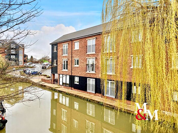 1 Bedroom Apartment To Rent In Bluebell Court, LU7